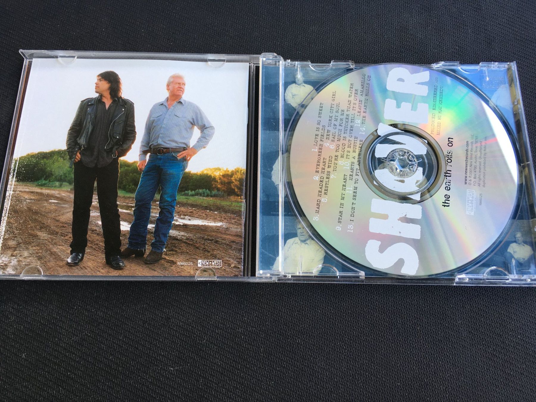CD: Shaver - The earth rolls on -CD- – Usato da St.Gallen venduto da MedienJoe 1