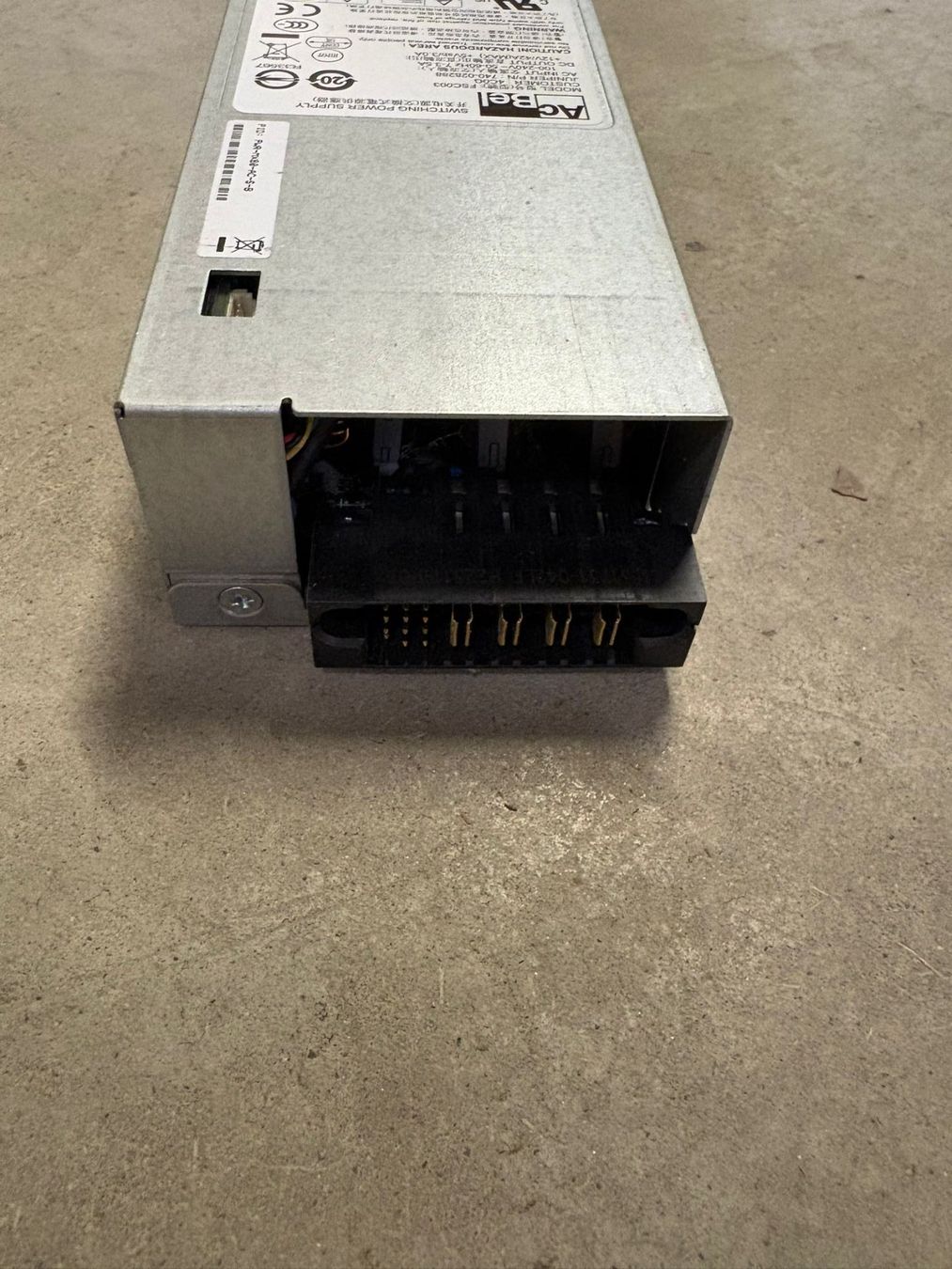 Componenti elettronici: Hot-Plug-Netzteilmodul von AcBel Polytech – Usato da Sursee venduto da Network_41AG 2