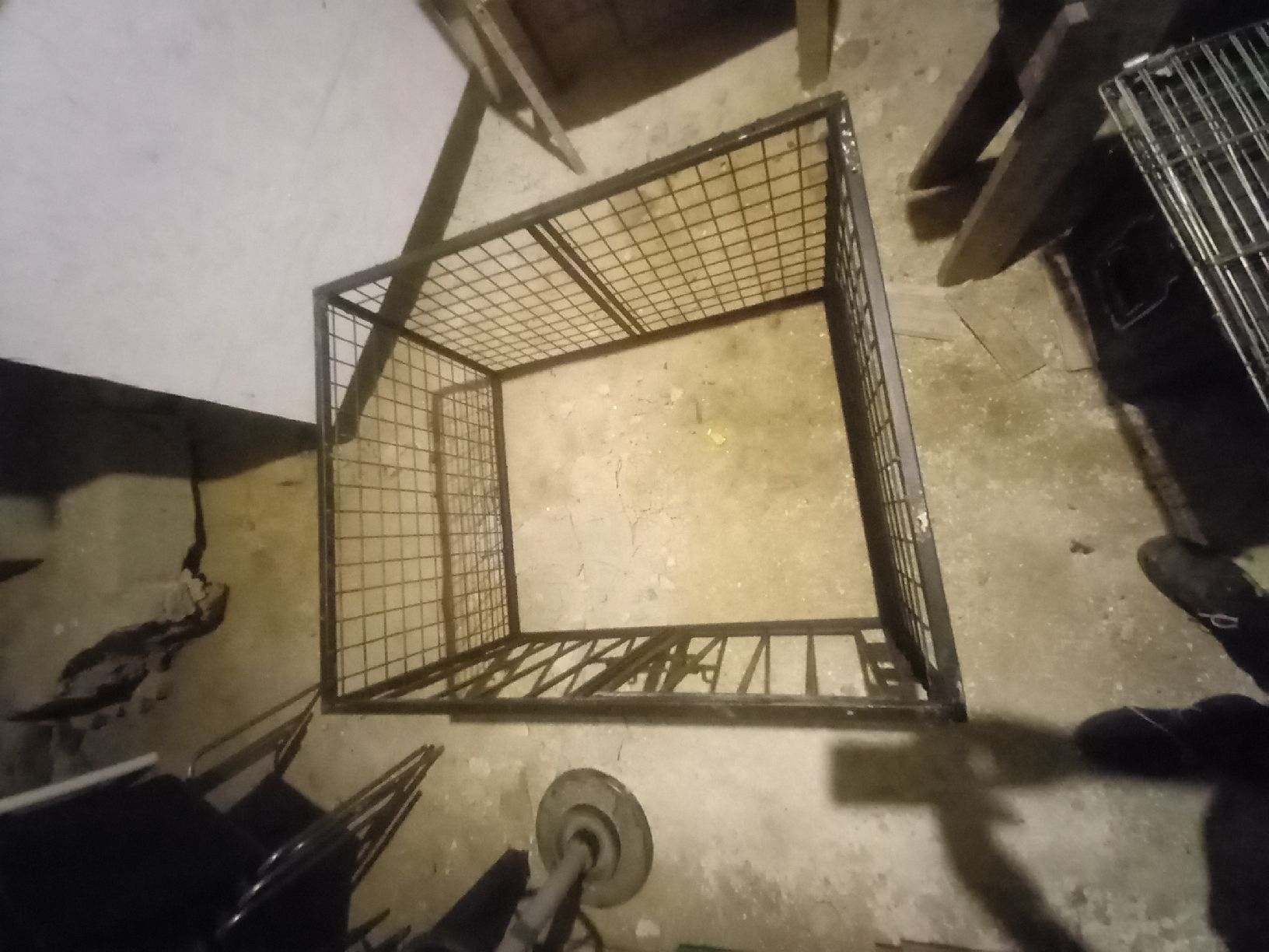 Gabbie, trasporto & Sicurezza: Robuste Hundebox aus Metall – Usato da Heerbrugg venduto da Domino_1645 1