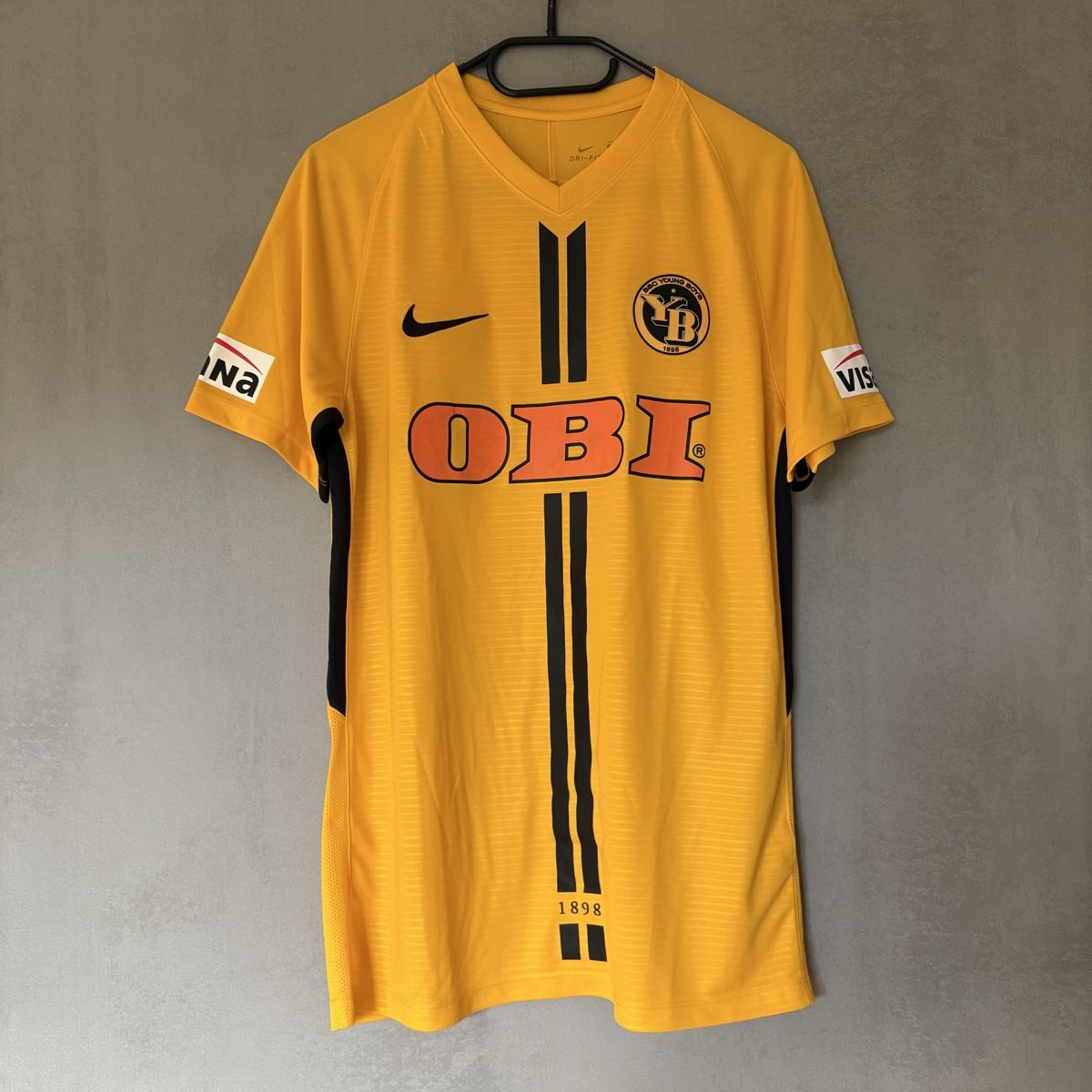Nike Canottiere & Pantaloni: Bsc Young Boys Trikot Nike – Usato da Winterthur venduto da LaBodega