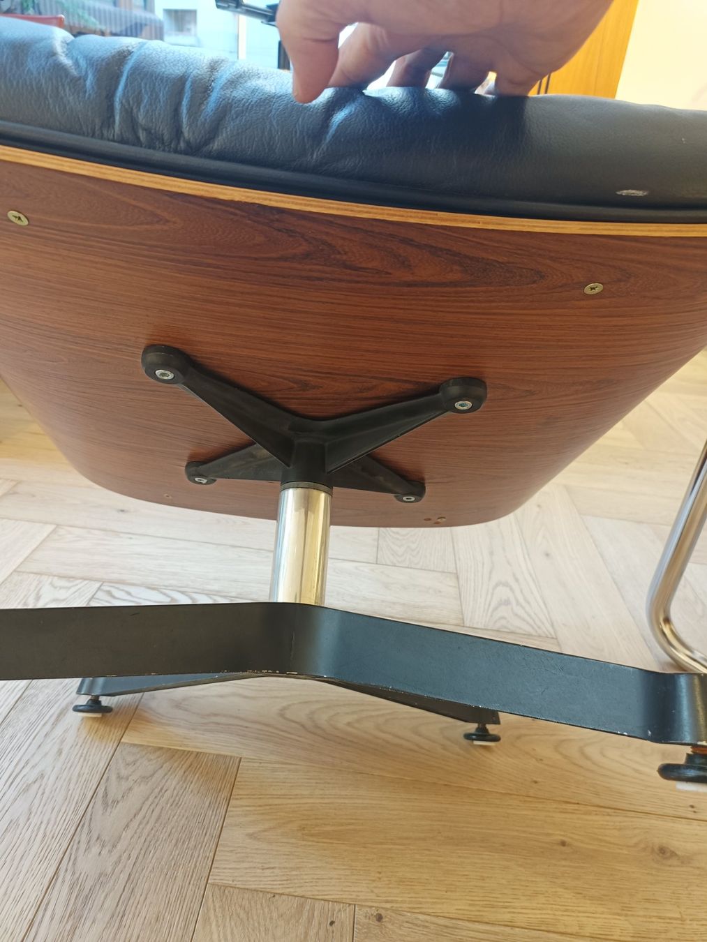 Poltrone: Eames lounge chair vintage Palisander – Usato da Zürich venduto da style-and-design.zh 7