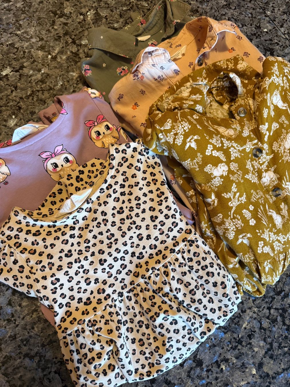 H&M Lotti & Set di vestiti: Mädchen Kleiderpaket 110/116 – Usato da Luzern venduto da sarahxtwilight