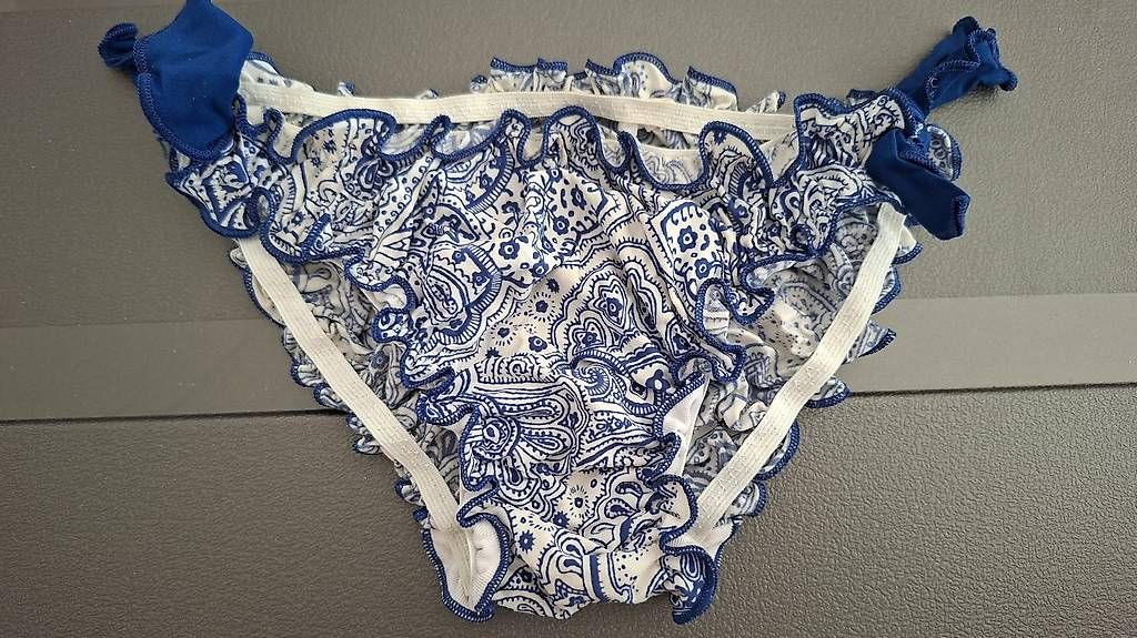 Pantaloni: Costume mutandina bambina – Usato da Pregassona venduto da eri_zwl6
