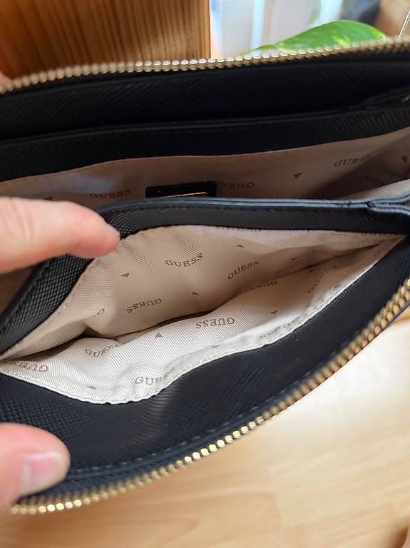 Sacs femmes: Umhänge Tasche Guess – D'occasion à Aarberg par kiim21100 3