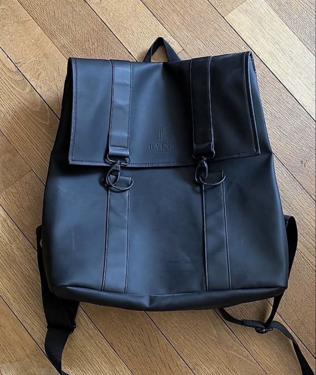 Rains Zaini: Rains Backpack black waterproof used – Usato da Basel venduto da val_c6ww