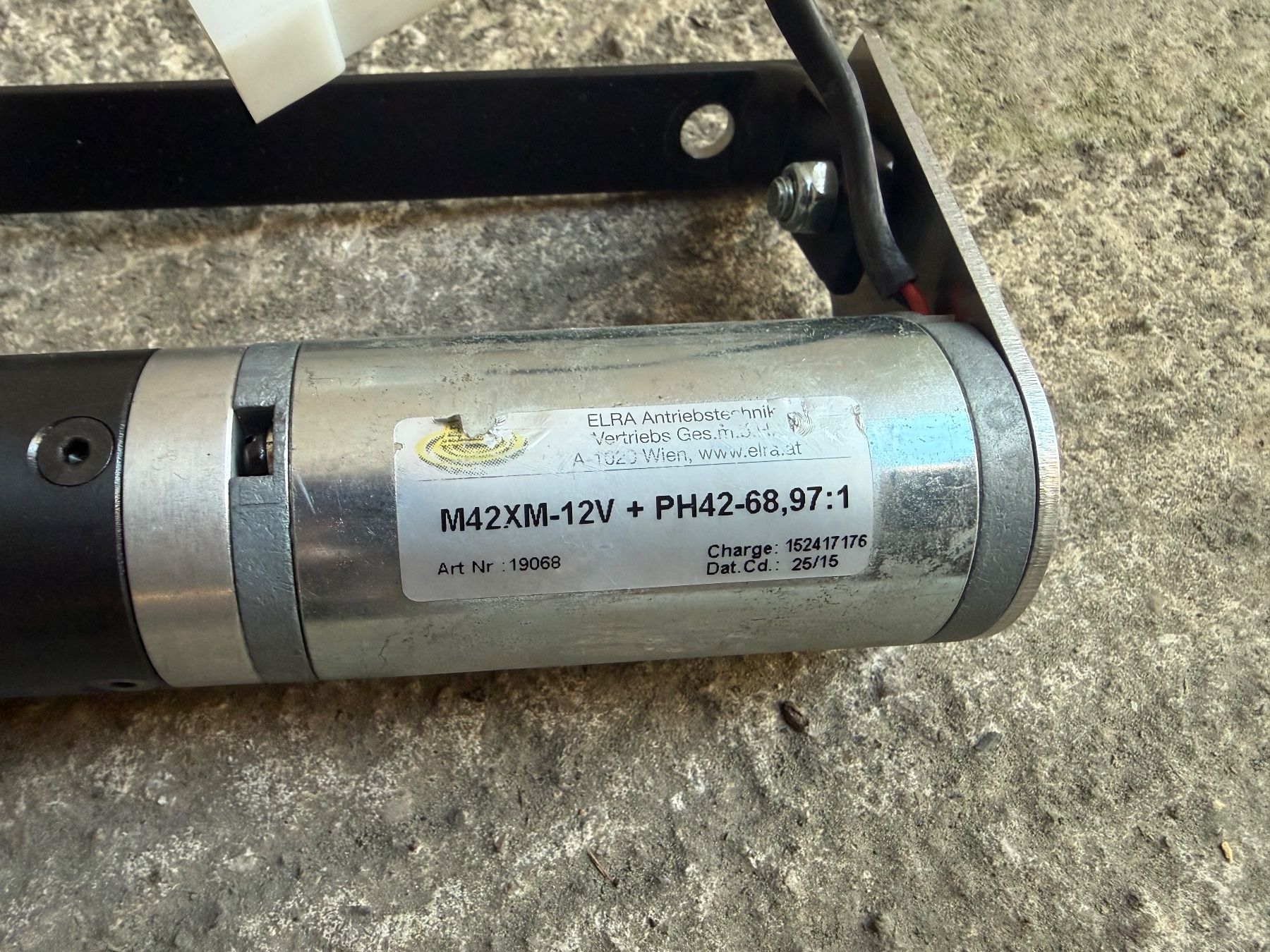 Altro per stoccaggio & trasporto: Standard Gleichstrommotor mit Planetengetriebe 12V Seilwinde – Usato da Lützelflüh-Goldb venduto da Guemseli 3