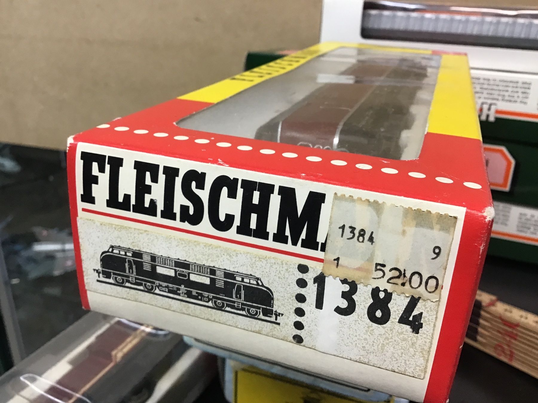 Fleischmann Modellini di ferrovie: Fleischmann HO Diesellokomotive BR 221 DB – Usato da Männedorf venduto da Modelle-aller-Art 5