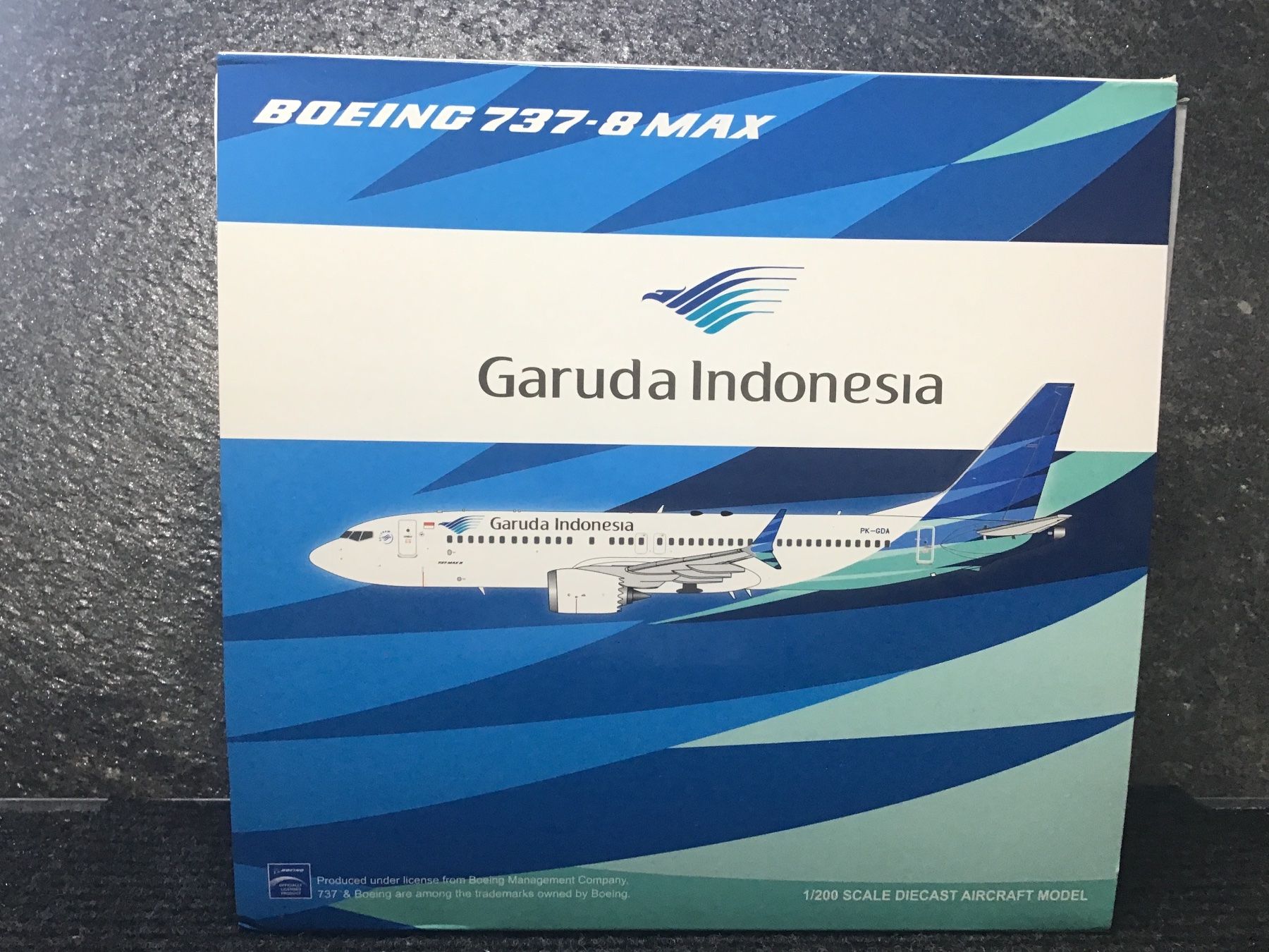 Boeing Kit di modellismo & Modellini statici: BOEING 737-8 MAX GARUDA INDONESIA 1/200 – Usato da Männedorf venduto da Spezial-Modelle 6