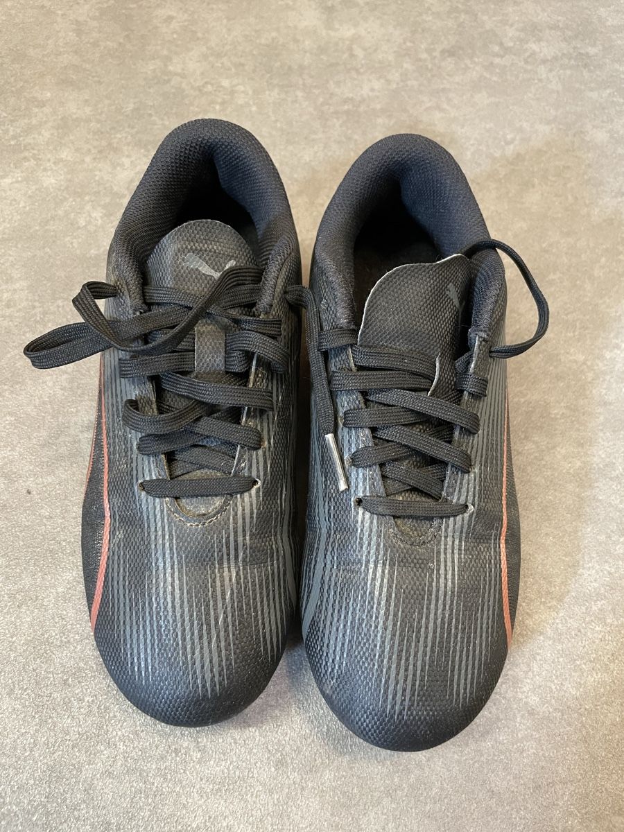 Puma Scarpe da uomo: Fussballschuhe Puma Gr. 34 – Usato da Luzern venduto da airela