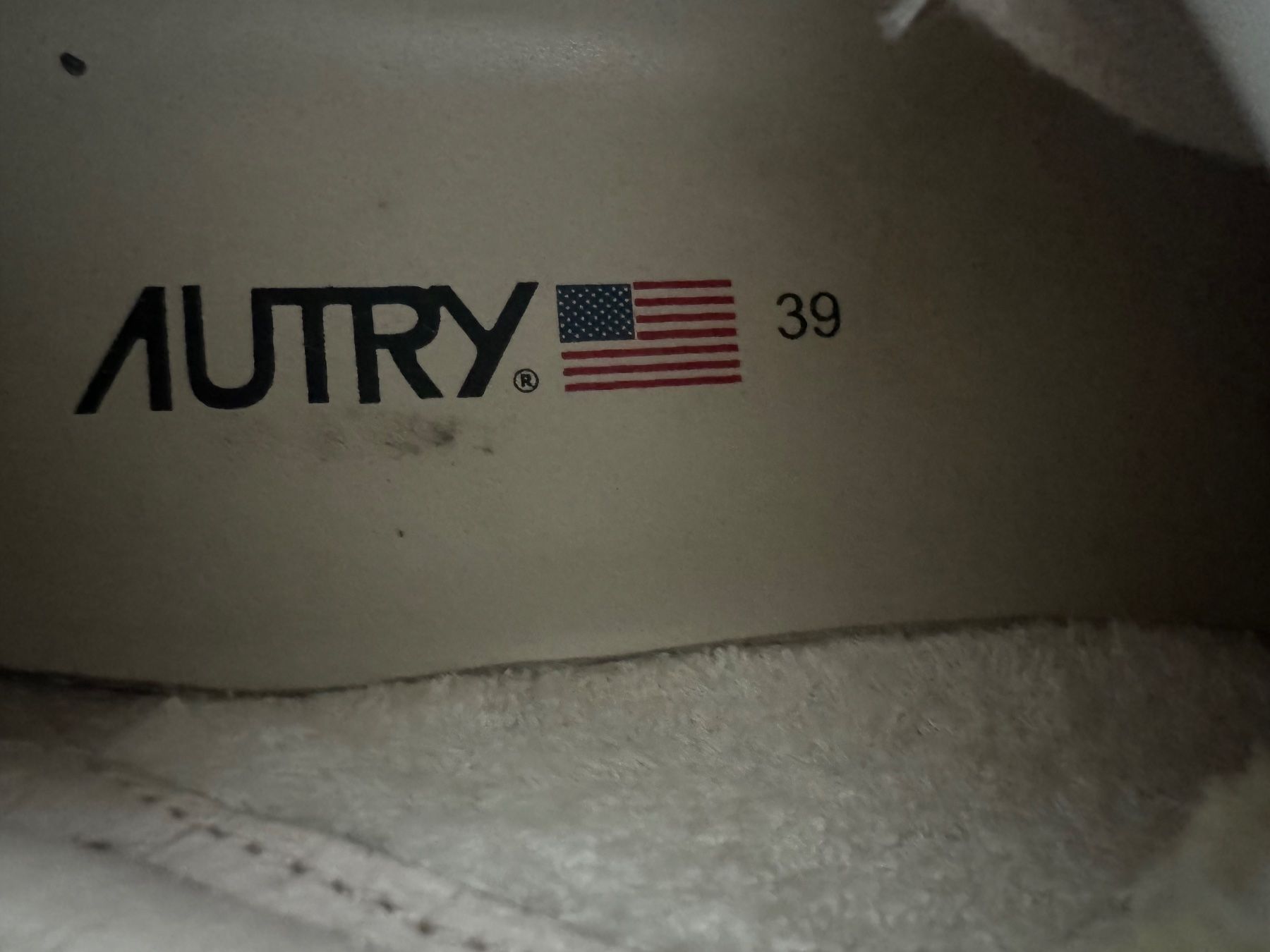 Autry Damenschuhe: Sneaker Autry GR.39 – Gebraucht aus Thun von kth_ng29 3