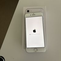 iPhone 8 64GB silber