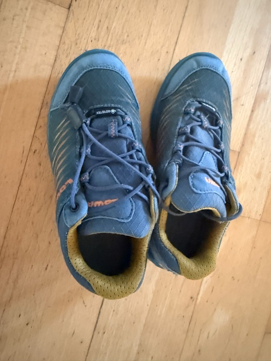 Lowa Scarpe da uomo: Lowa Treckingschuh Grösse 32 – Usato da Glattfelden venduto da Livia01112 1