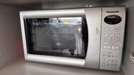 Panasonic Mikrowelle NN-K123M gepflegt, voll funktionsfähig