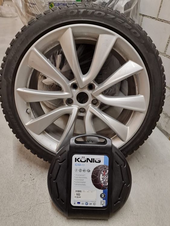 Tesla Model 3 19 inch wheels + winter tires + snow chains Kaufen auf