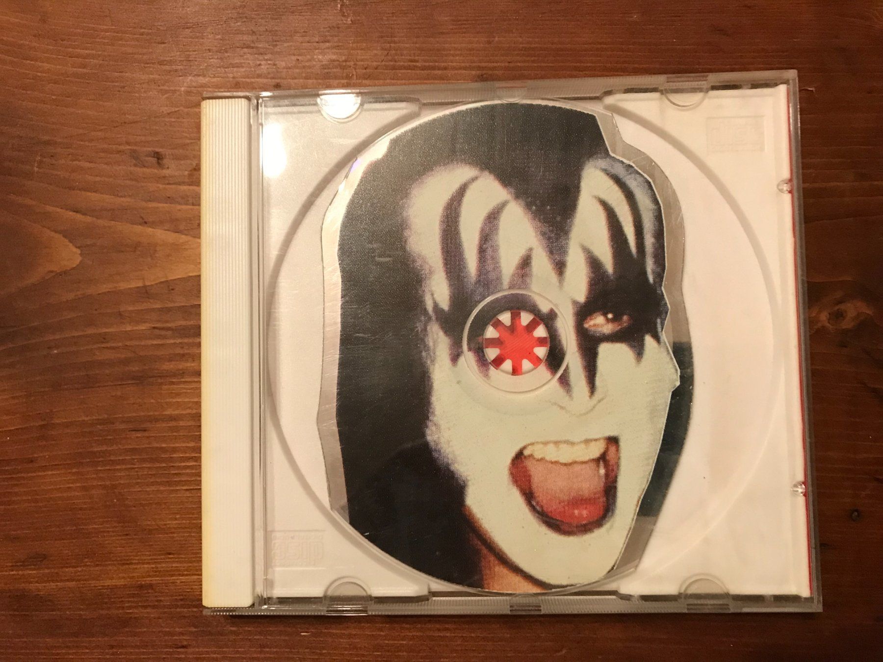 CD: Kiss Gene Simmons picture disc CD – Usato da Corjolens venduto da san_kyv9