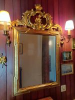 Antiker Wandspiegel mit prachtvollem Goldrahmen, Barockstil