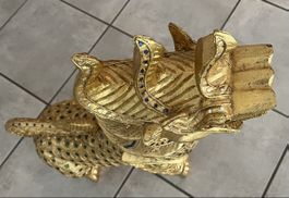 Asiatische Goldene Tempel Löwen Statue, sehr schön!