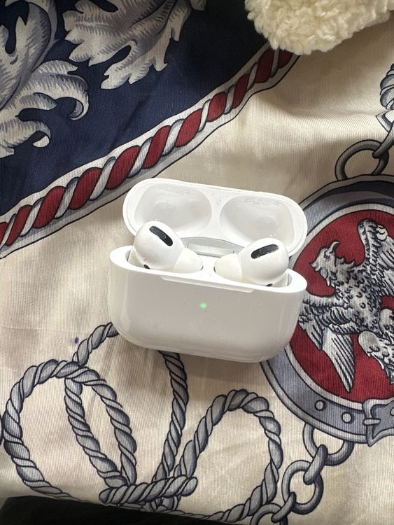 Apple Kopfhörer: AirPods Pro Gen. 1  – Defekt aus Zürich von als_w688