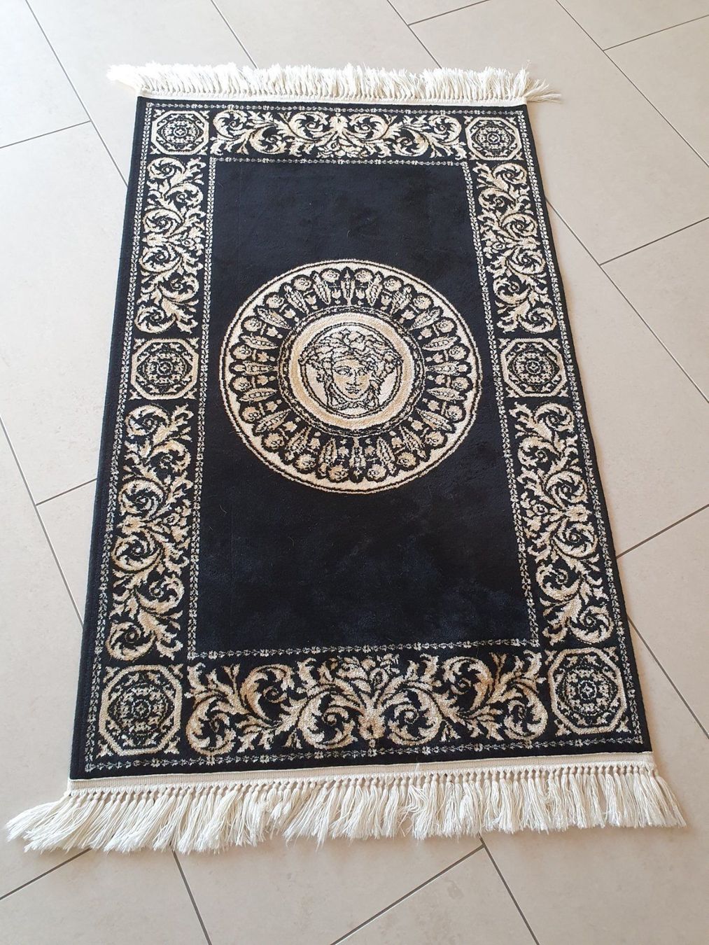 Tappeti: Barock Luxus Italien Teppich 105x67cm – Usato da Dübendorf venduto da Alessandro-DG