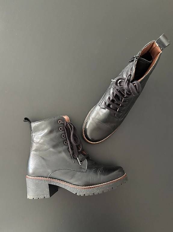 Scarpe da donna: Übergangsschuhe schwarz Damen – Usato da Luzern venduto da Rica83