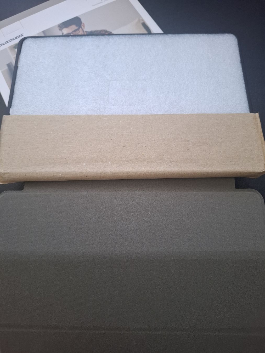 Samsung Covers & Borse: Samsung Tablet hülle tab S6 lite – Nuovo e nell'imballaggio originale da Stäfa venduto da peter612 1