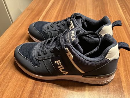 Sneaker Schuhe Herren 40 neuwertig