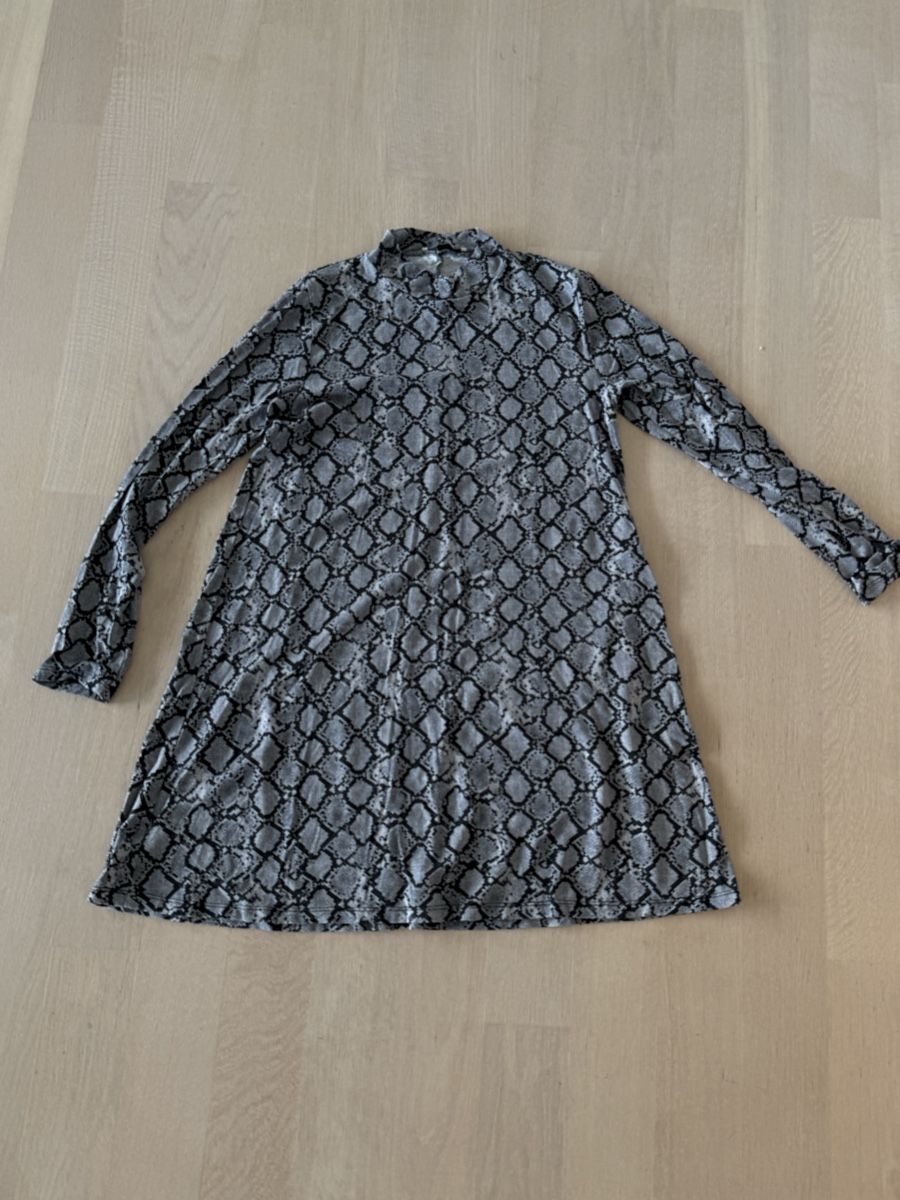 Lotti di vestiti: Damenkleiderduo Grösse M – Usato da Meierskappel venduto da Similein93 2
