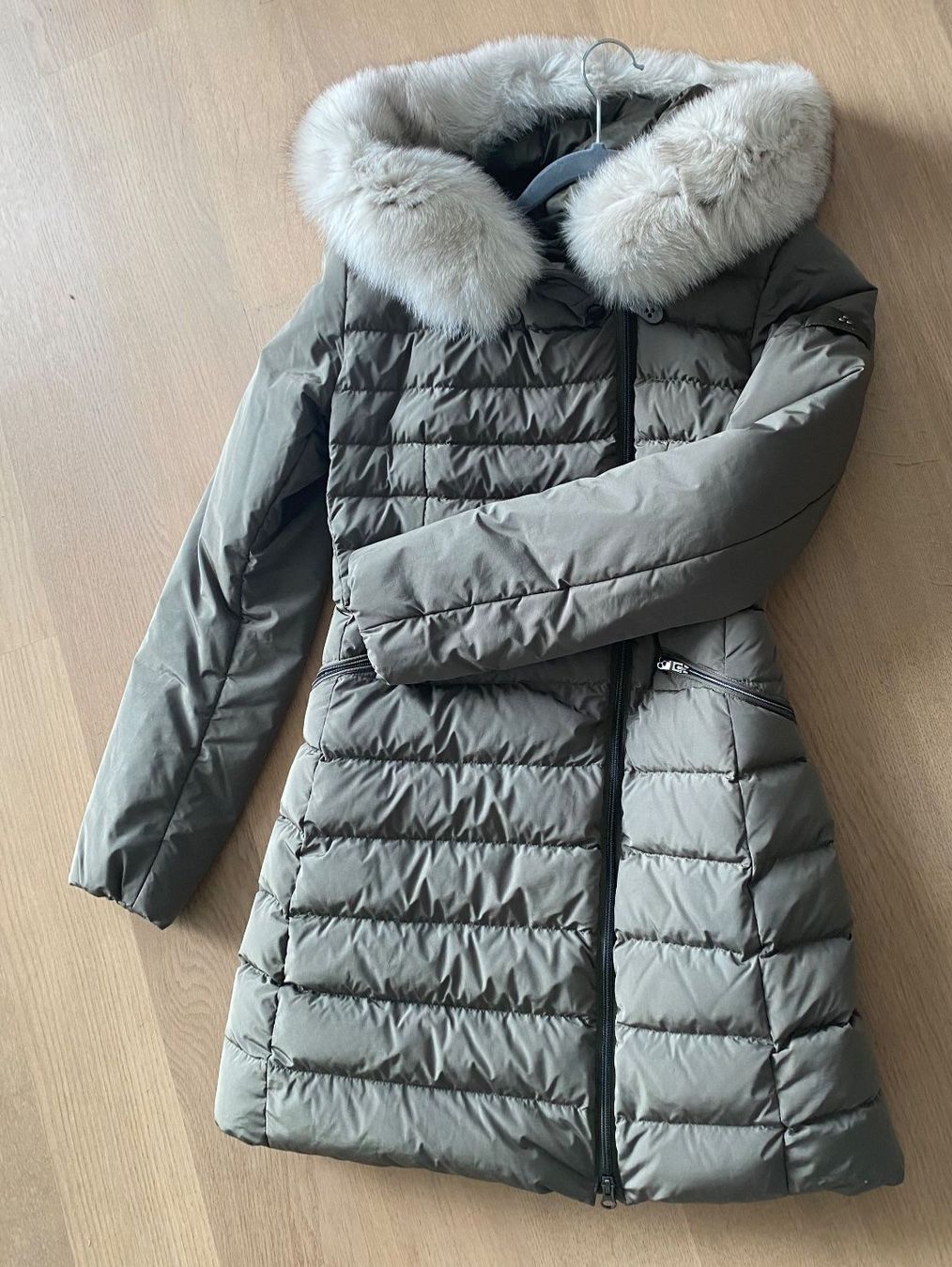 Peuterey Mäntel: Luxury Winter Jacket - Peuterey – Gebraucht aus Wettswil von Shurupikru