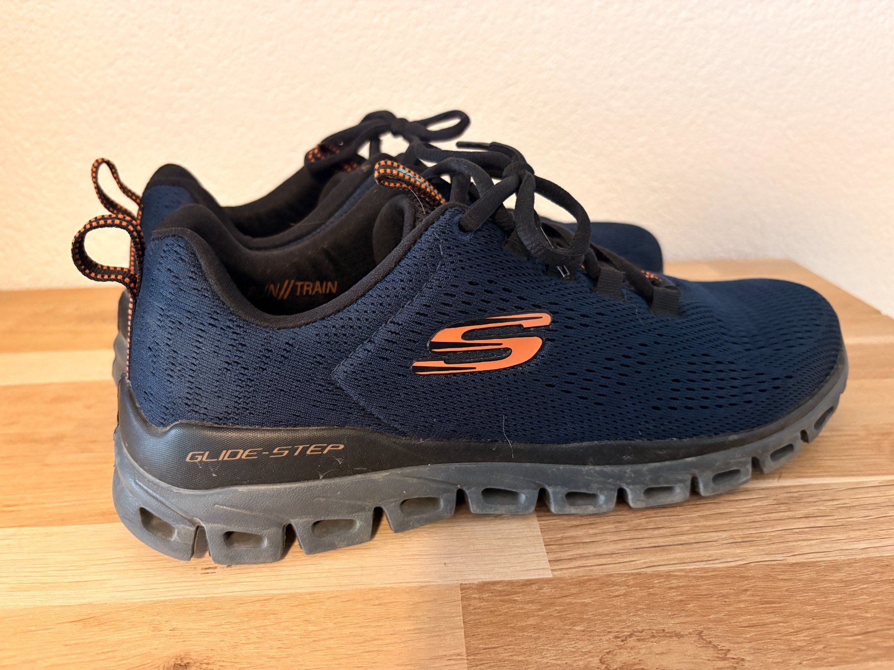 Skechers Herrenschuhe: Skechers Herren Glide-Step Navy Black Grösse 43 – Gebraucht aus Adlikon b.Regensdf von Cappo 4