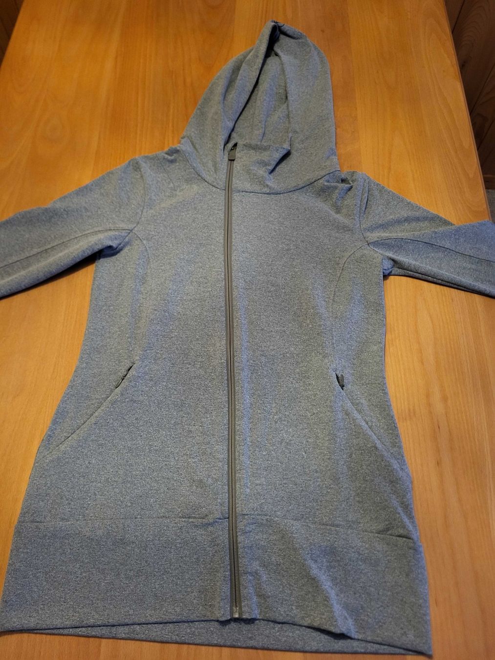 Maglioni & Felpe: Volcom Degsin Hoodie M – Nuovo (secondo la descrizione) da Mühlethurnen venduto da smicho 5
