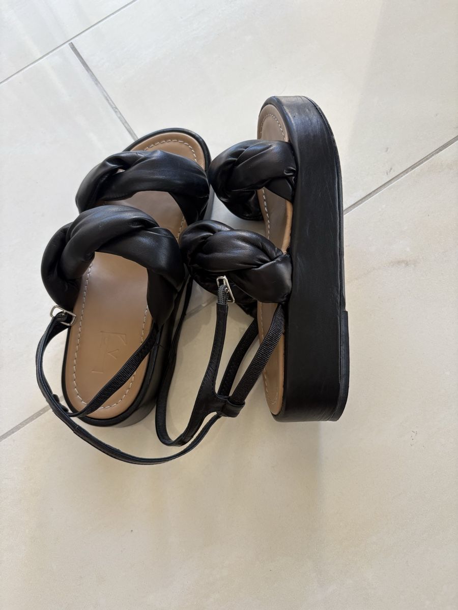 Scarpe da donna: Flattered Plateau Sandalen – Usato da Russikon venduto da Kasabian7 4