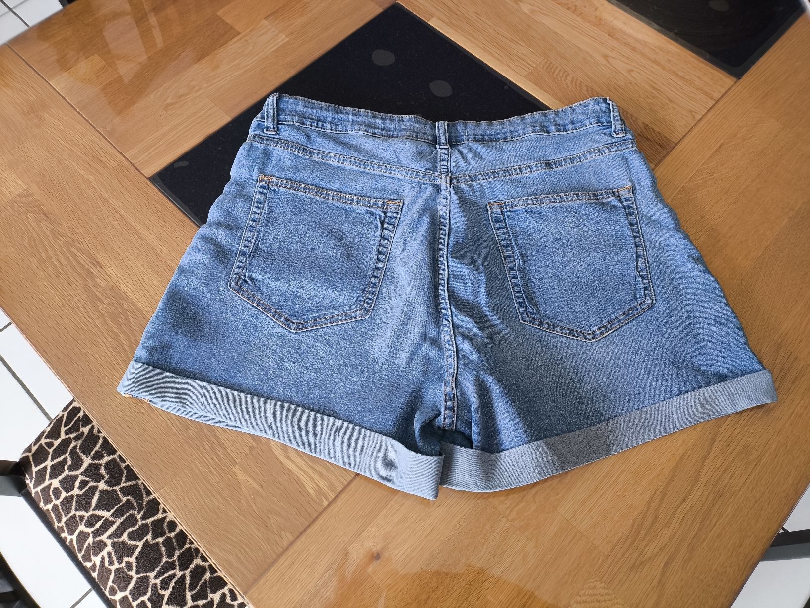H&M Jeans: Shorts Gr 46 H&M  – Usato da Burgdorf venduto da Ropajesi 1