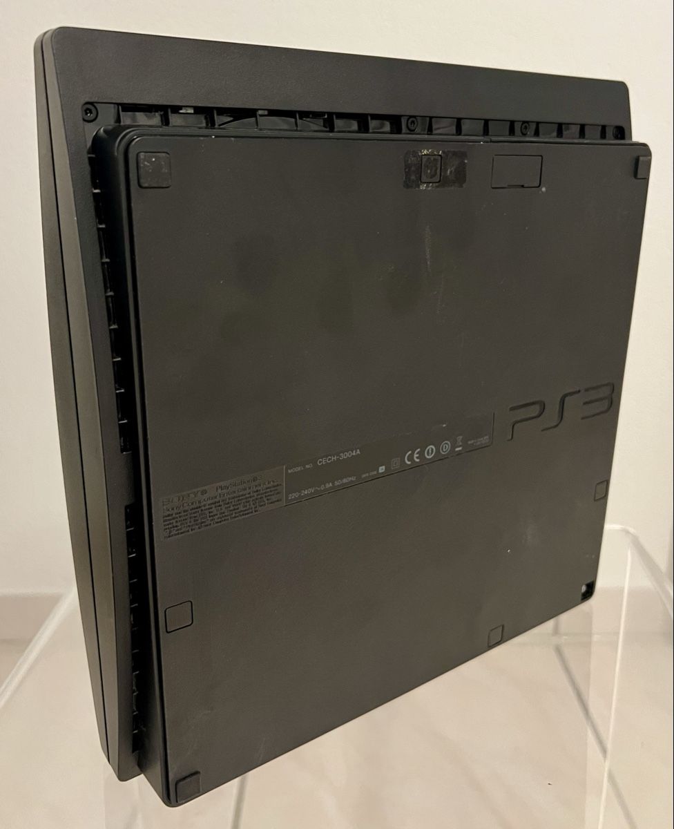 Sony Konsolen: Sony PlayStation 3 Konsole mit 2 Controllern – Gebraucht aus Hunzenschwil von Madachica 7