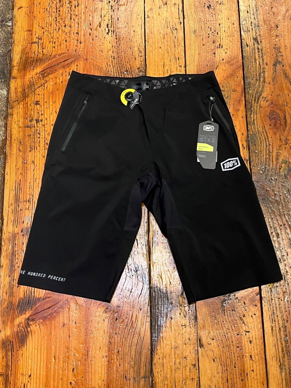 Pantaloni: 100% Hydromatic Bike Shorts Gr. L – Nuovo e nell'imballaggio originale da Hochdorf venduto da TreeLeeHochdorf
