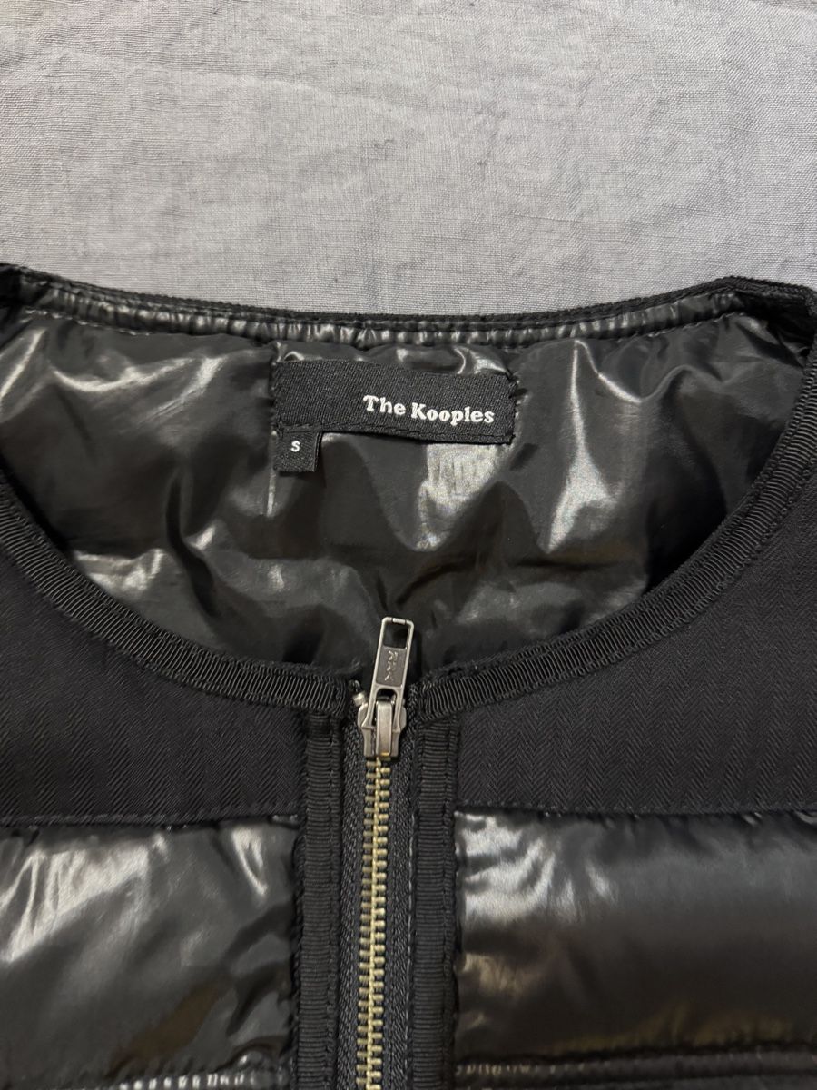 Kooples Gilet & Giacche senza maniche: Daunenweste von Kooples – Nuovo (secondo la descrizione) da Neerach venduto da the_modern_mini 1