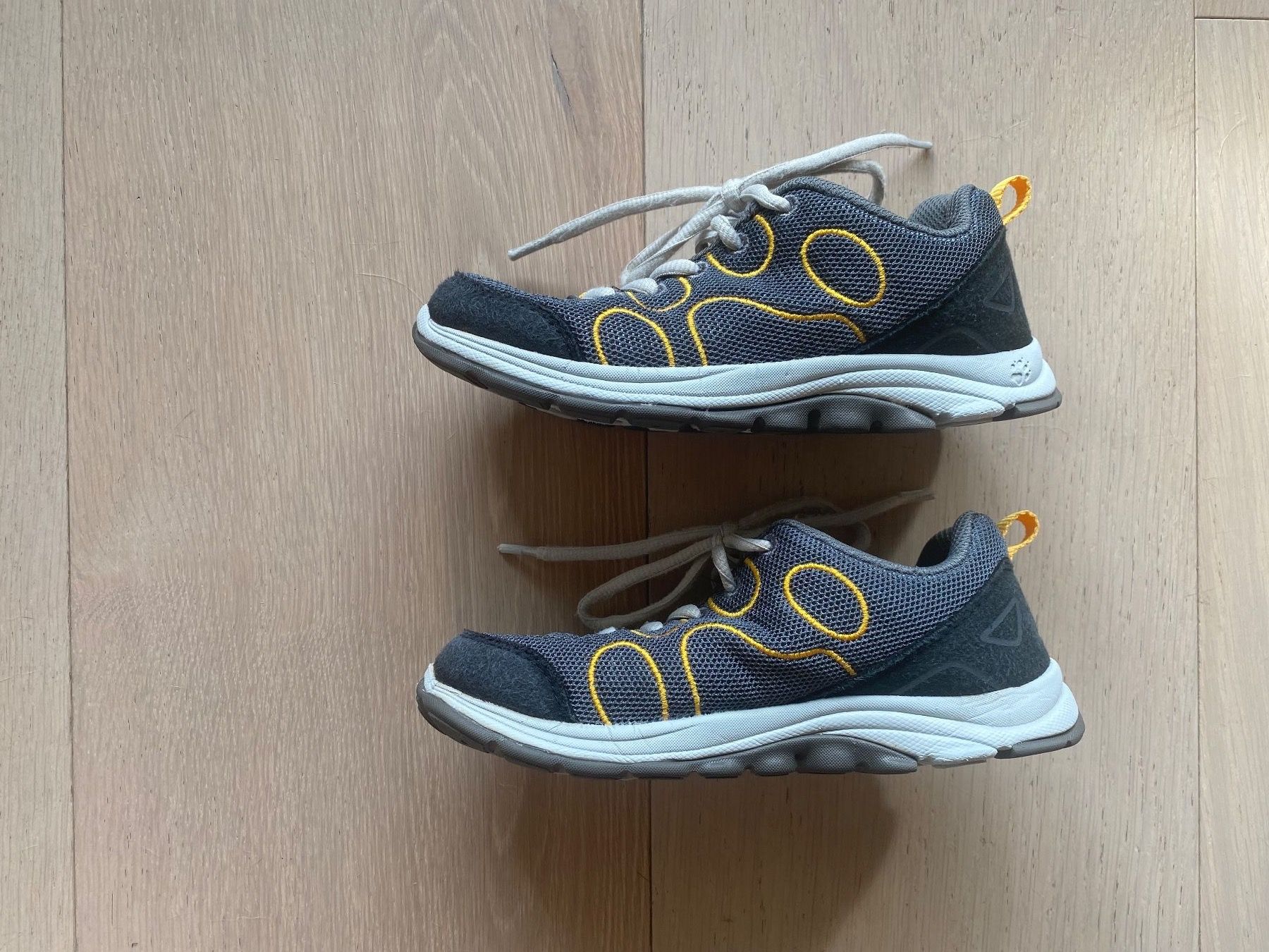Jack Wolfskin Schuhe für Jungen: Wanderschuhe von Jack Wolfskin, Gr. 33 – Gebraucht aus Anières von elenafred 2