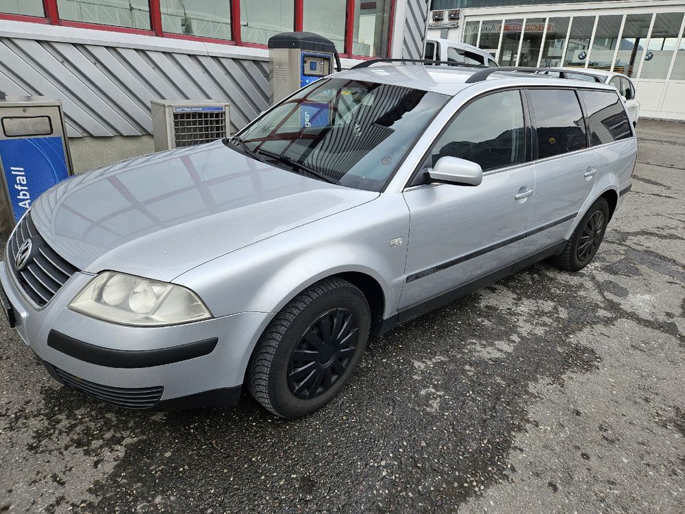 VW Passat 1.9 TDI mit AHK Zahnriemen und Wasserpumpe neu !