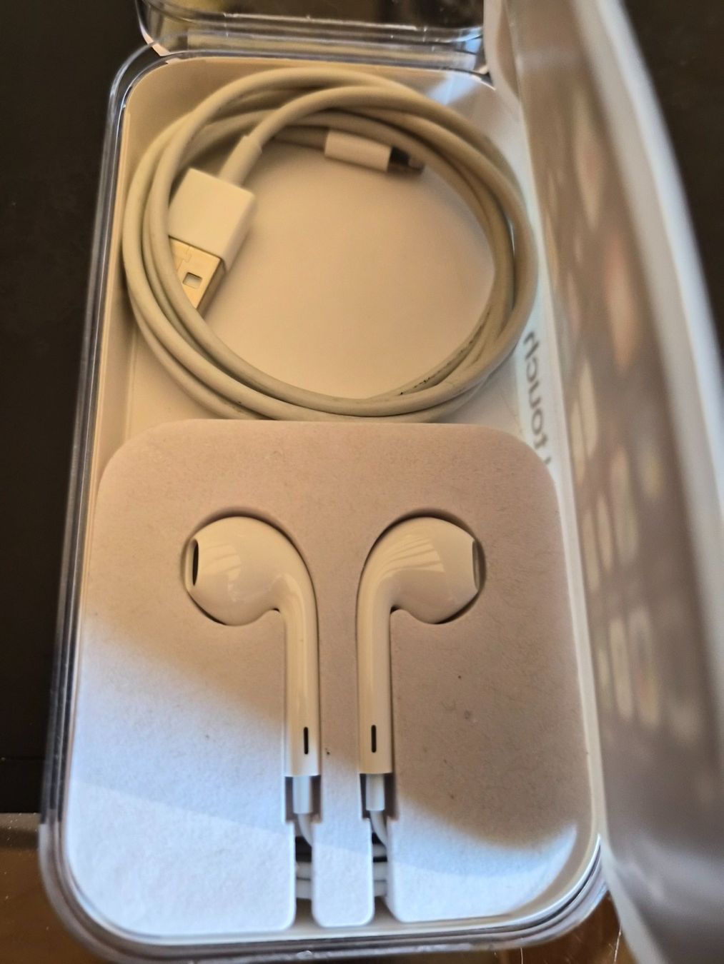 Apple Lecteur media portable: Ipod touch 32 gb – Neuf (Voir description) à Bévilard par CHUCKMAVIS 2