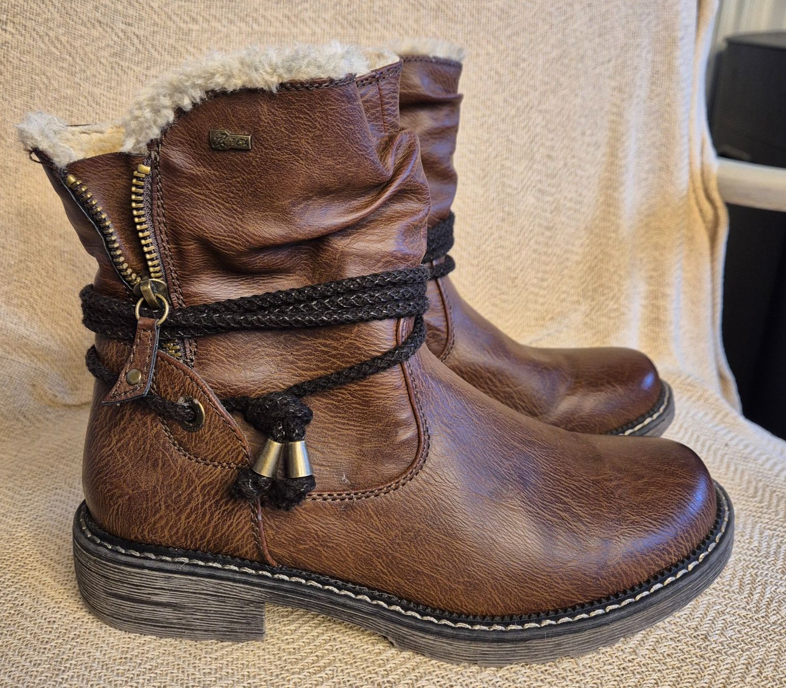 Chaussures femmes: Lederstiefel – D'occasion à Leissigen par ali_k9v8 5