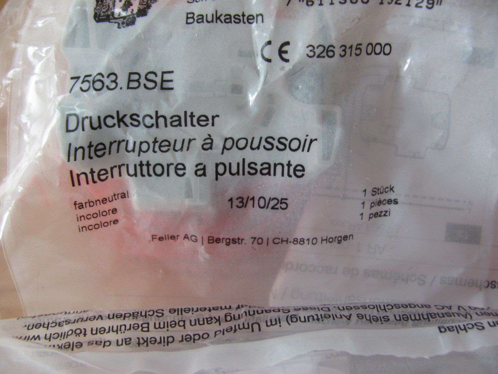 Feller Interruttori: Feller Druckschalter 7563 BSE mit Abdeckset – Nuovo e nell'imballaggio originale da Uznach venduto da Bimbolino