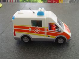 Playmobil Ambulanz 6658 mit Licht und Sound