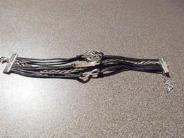 Armband schwarz/ver. Stränge/Anh., Love