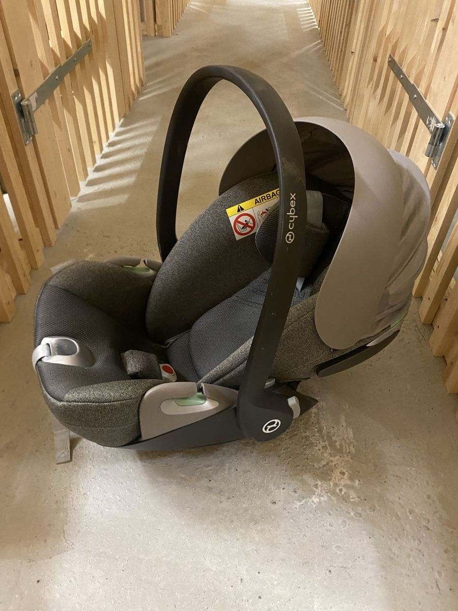 Cybex Sièges auto: Cybex Cloud T I-size Babyschale inkl. Isofix Base – D'occasion à Rorschacherberg par M.Mayer 1
