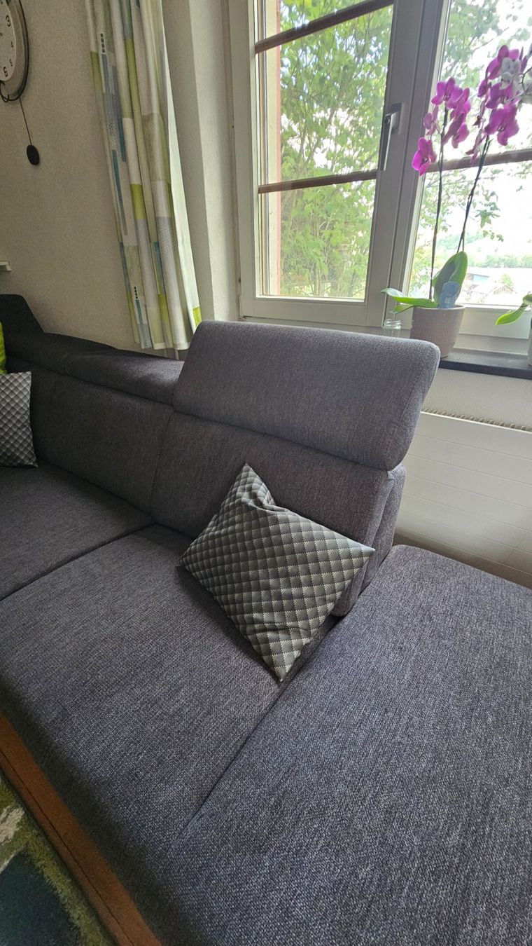 Sofas: Moderne, grosse Eck-Wohnlandschaft – Gebraucht aus Schleitheim von Kleo76 5