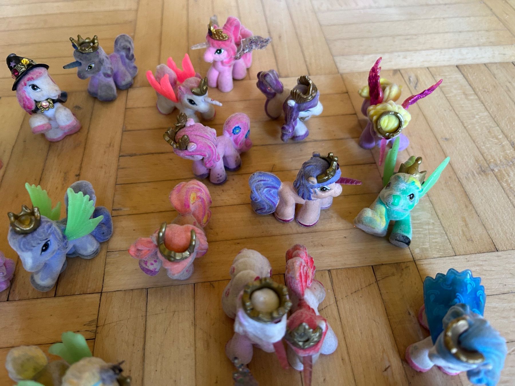 Giocattoli: Sammlung von 35 Pony-Figuren "Filly" – Usato da Pont-la-Ville venduto da grosidi 2