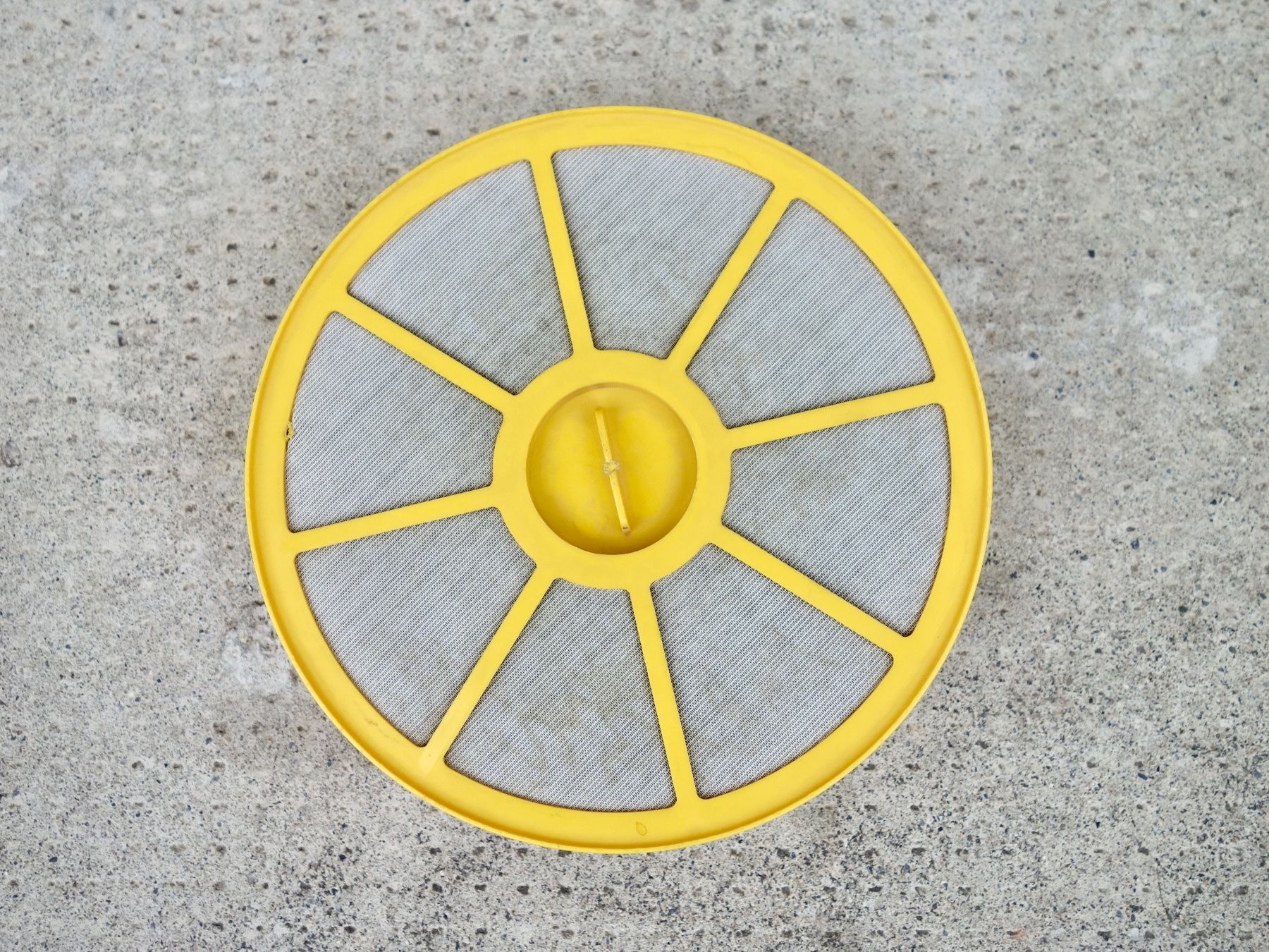 Dyson Aspirapolveri & Accessori: DYSON DC08 Staubsauger Ersatzteil Filter Vormotorfilter – Usato da Kerzers venduto da zimmergruen 2