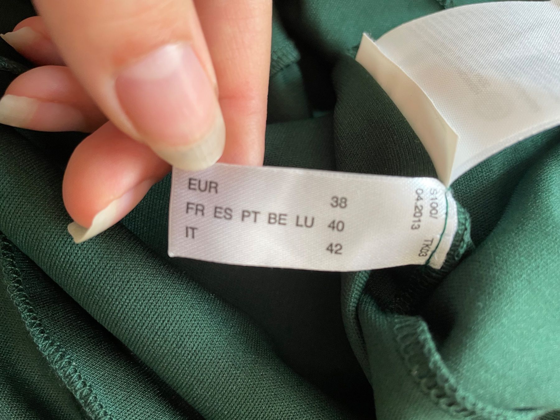 C&A Vestiti: Dunkelgrünes Cocktailkleid – Usato da Schnottwil venduto da sml_29t8 4