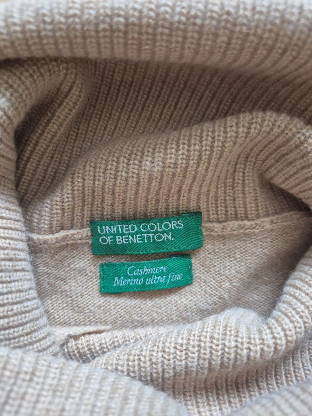 Benetton Pullover & Sweatshirts: Beige Rollkragenpullover Pullover Kaschmir Wolle Benetton M – Gebraucht aus Richterswil von Aggie7 1