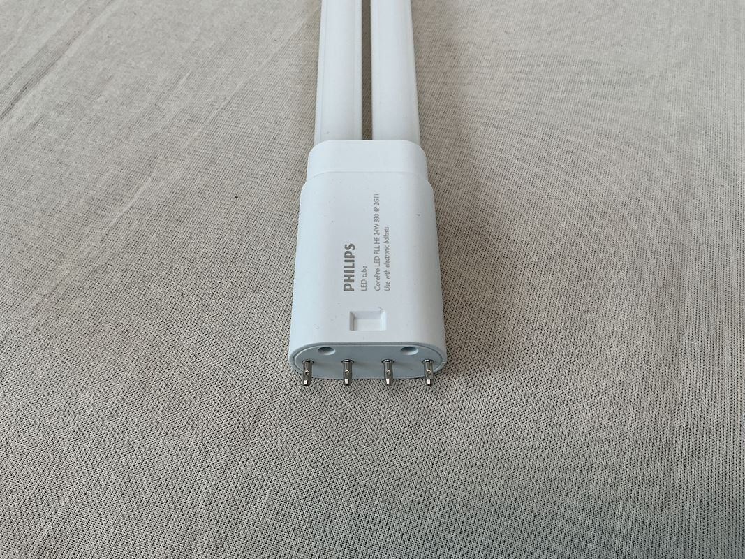 Philips Lampade: PHILIPS CorePro LED PL-L 4P LED - Lampe – Nuovo (secondo la descrizione) da Richterswil venduto da Restwert_Richterswil 4