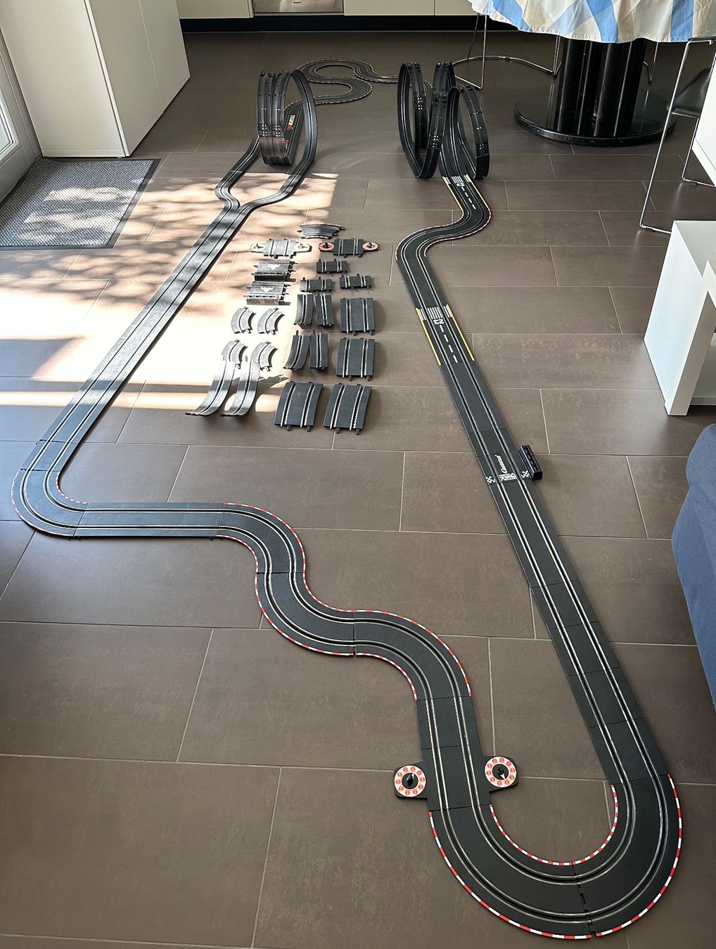 Carrera Spielzeuge: Grosse Carrera Autorennbahn – Gebraucht aus Luzern von snowdiver13